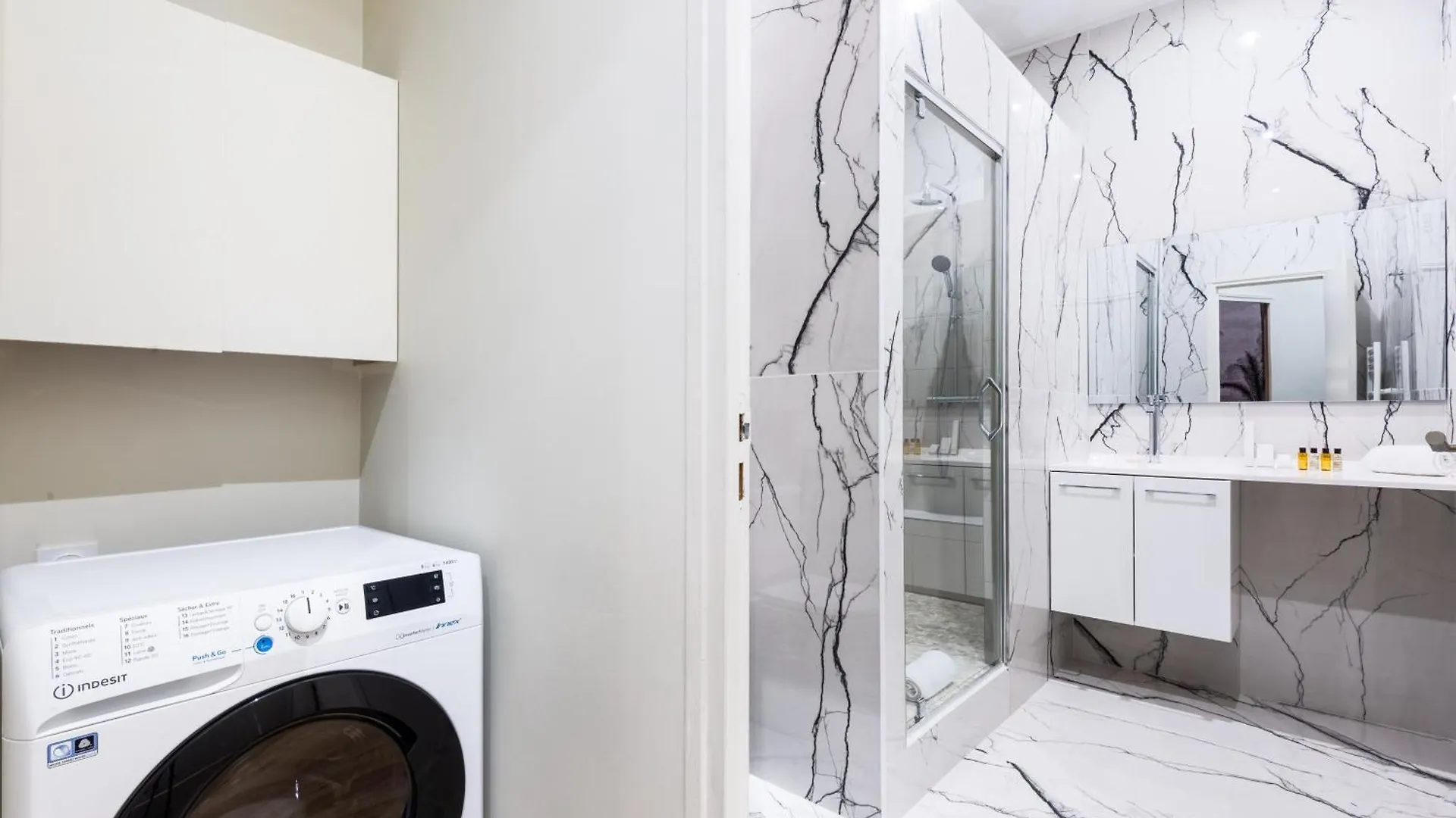 Sweett - Artois Haussman Apartment Paris 0*,  France