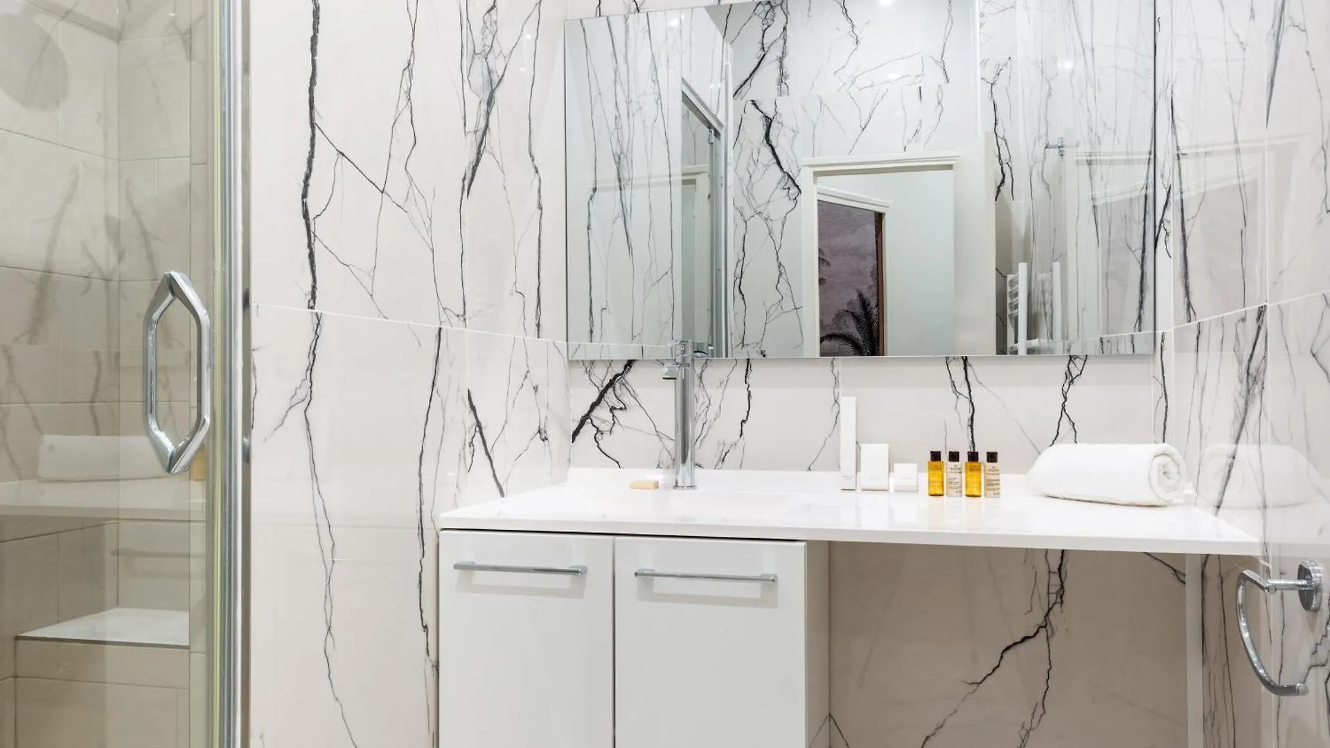 Sweett - Artois Haussman Apartment Paris 0*,